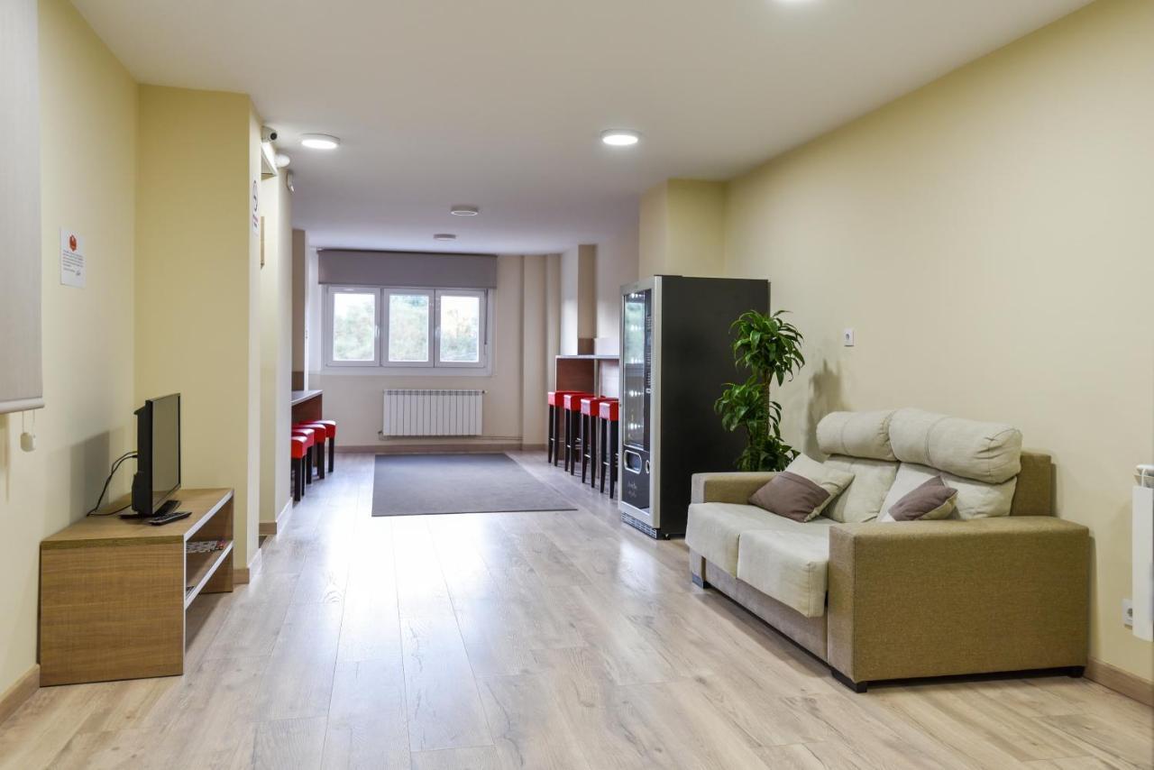 Отель Hostal Oregar Сантьяго-де-Компостела Экстерьер фото