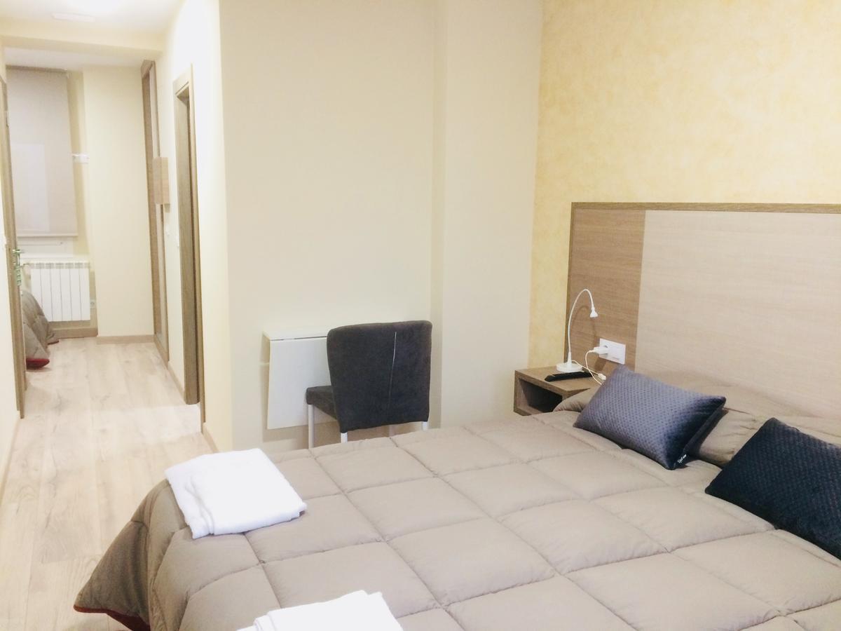 Отель Hostal Oregar Сантьяго-де-Компостела Экстерьер фото
