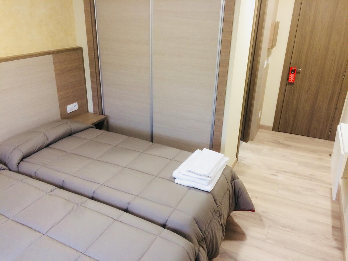 Отель Hostal Oregar Сантьяго-де-Компостела Экстерьер фото